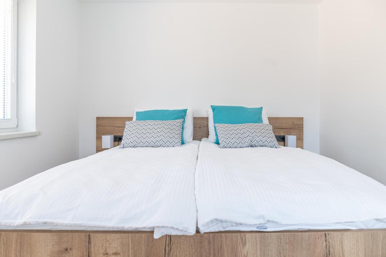 Apartmaji Mise Apartment Mezica Екстериор снимка